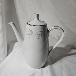 St. Regis Japan 101 Fine China Coffee Server With Lid